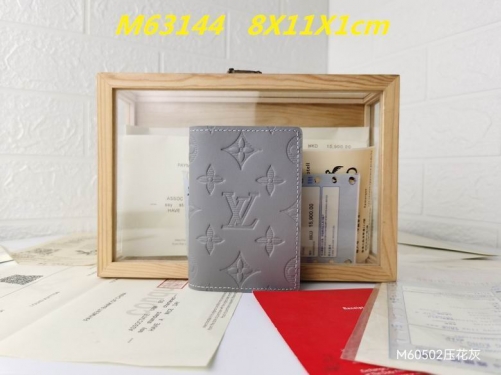 AAA--L...V... Wallets 4684