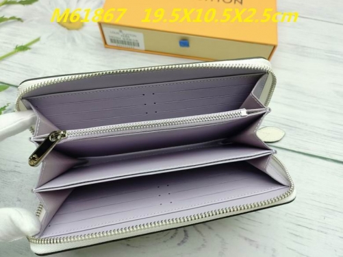AAA--L...V... Wallets 1190