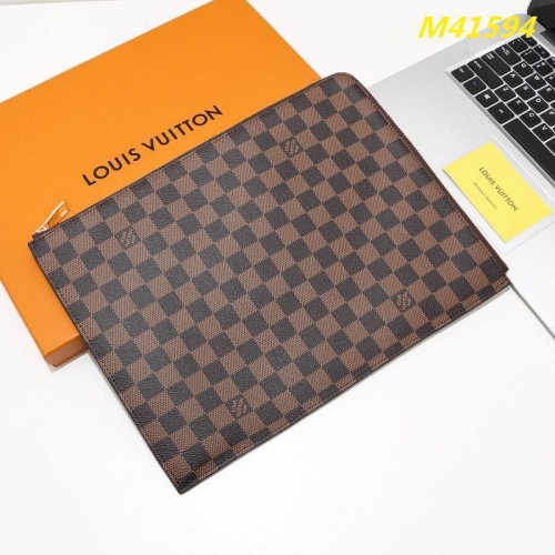 AAA--L...V... Wallets 4989