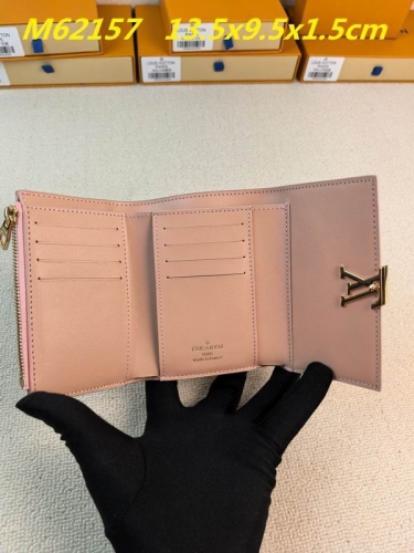 AAA--L...V... Wallets 5139