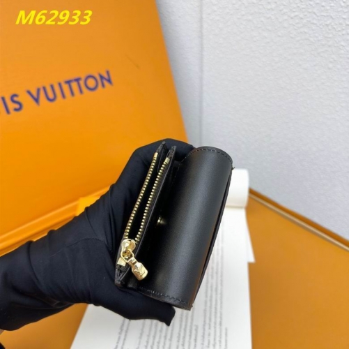 AAA--L...V... Wallets 4830