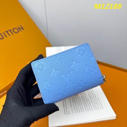 AAA--L...V... Wallets 4696