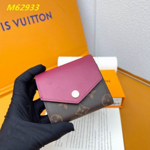 AAA--L...V... Wallets 4840