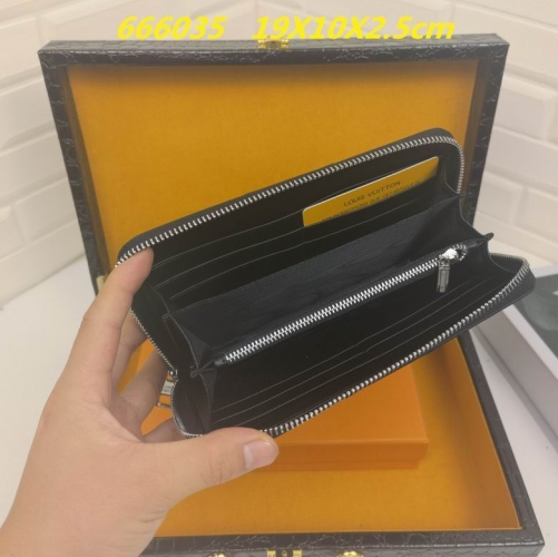 AAA--L...V... Wallets 1065
