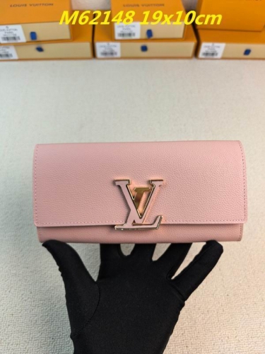 AAA--L...V... Wallets 5130