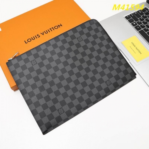 AAA--L...V... Wallets 4986