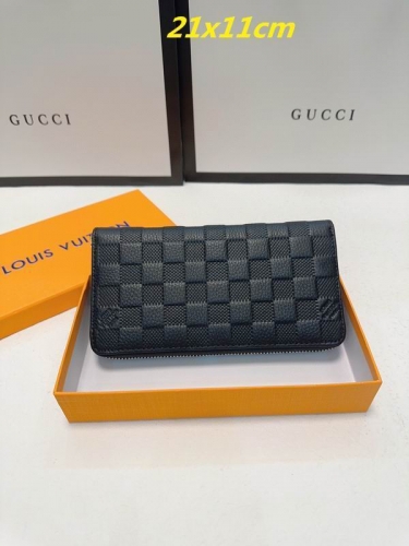 AAA--L...V... Wallets 4895
