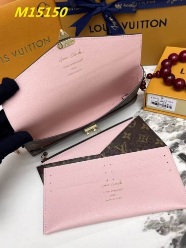 AAA--L...V... Wallets 5037