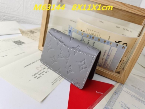 AAA--L...V... Wallets 4682