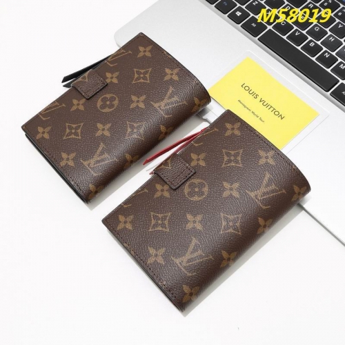 AAA--L...V... Wallets 4925