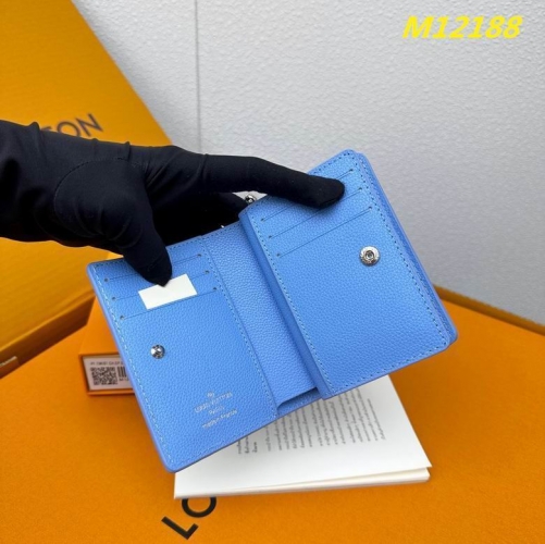 AAA--L...V... Wallets 4694