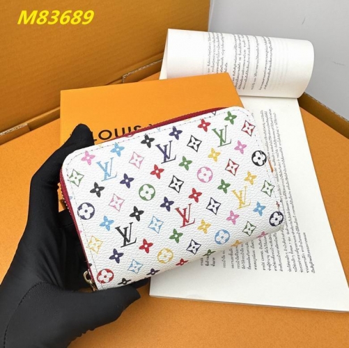 AAA--L...V... Wallets 4824