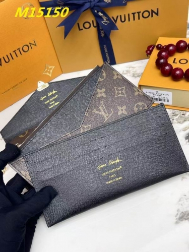 AAA--L...V... Wallets 5033
