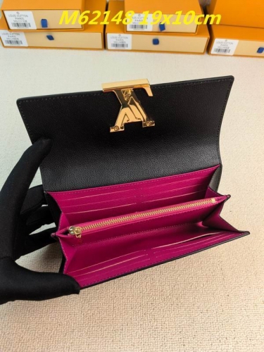 AAA--L...V... Wallets 5123