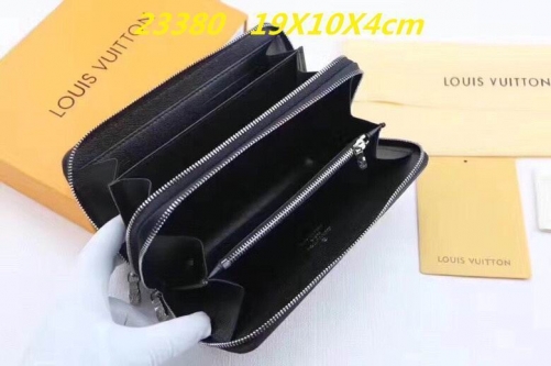 AAA--L...V... Wallets 1005