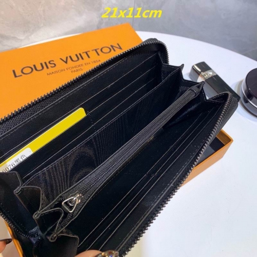 AAA--L...V... Wallets 4909