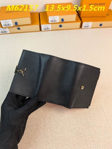 AAA--L...V... Wallets 5147