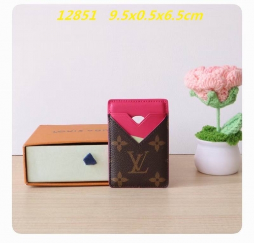AAA--L...V... Wallets 4920