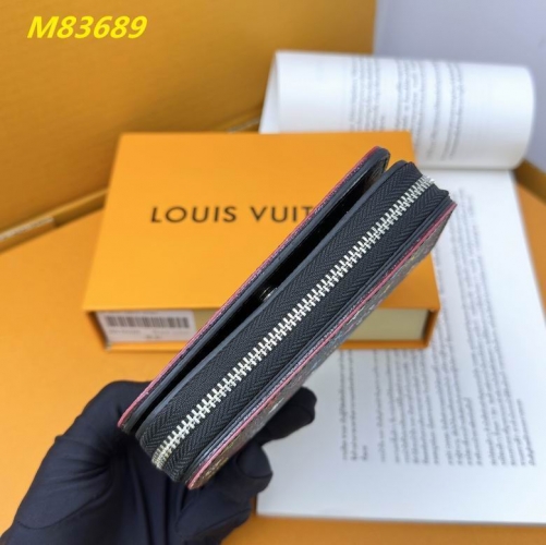 AAA--L...V... Wallets 4818