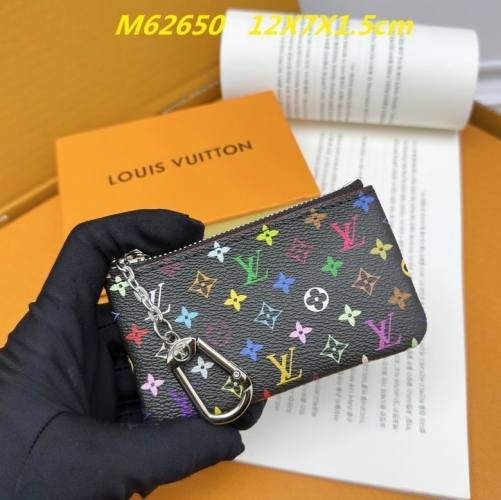 AAA--L...V... Wallets 4847