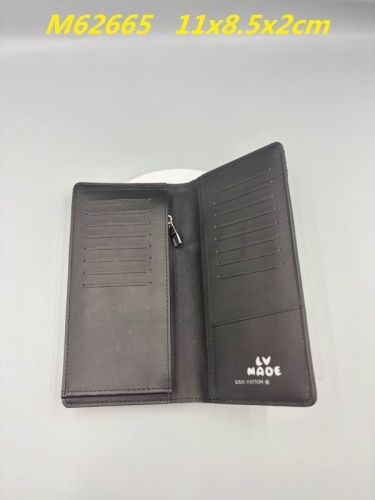 AAA--L...V... Wallets 4963