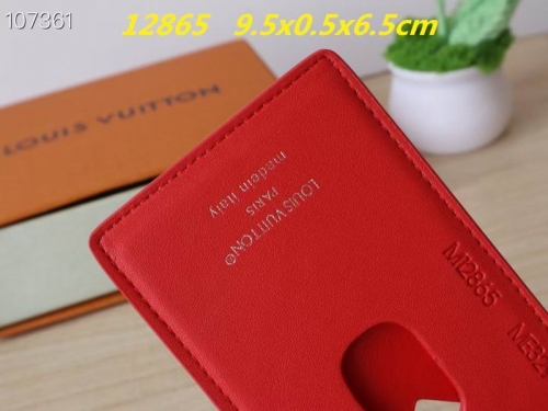 AAA--L...V... Wallets 4938