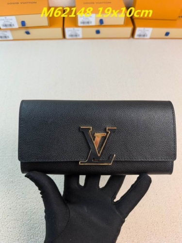 AAA--L...V... Wallets 5126