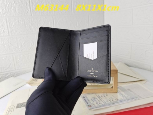 AAA--L...V... Wallets 4676