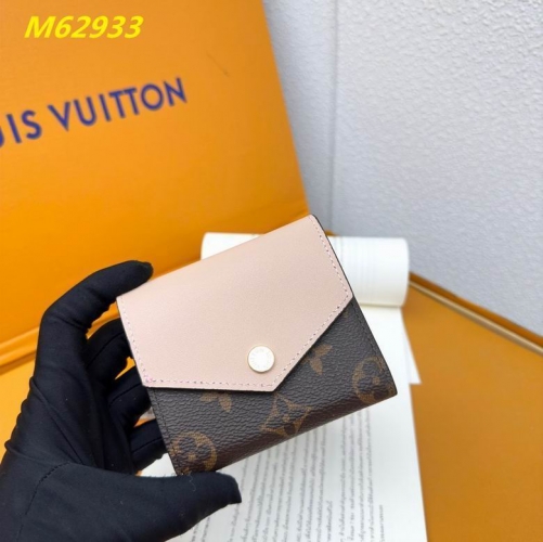AAA--L...V... Wallets 4844