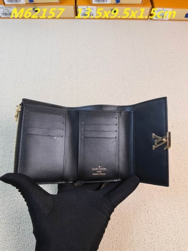 AAA--L...V... Wallets 5158