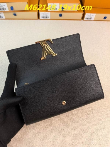 AAA--L...V... Wallets 5124