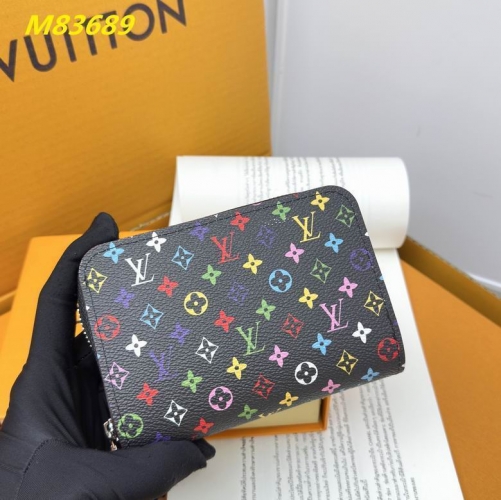 AAA--L...V... Wallets 4820