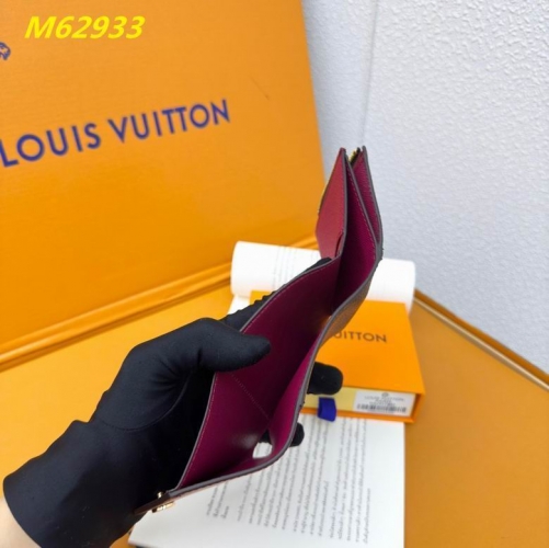 AAA--L...V... Wallets 4837