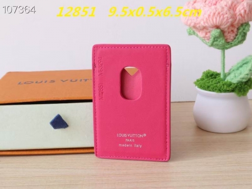 AAA--L...V... Wallets 4919