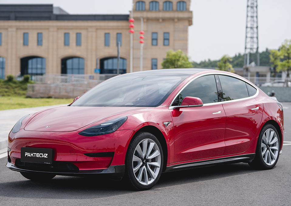 特斯拉 Model 3 Paktechz干碳纤维套件