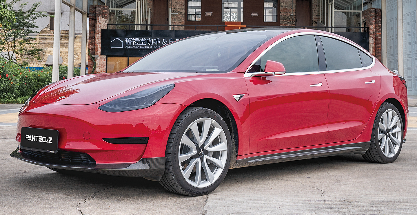 Tesla Model 3 Paktechz Side Skirts