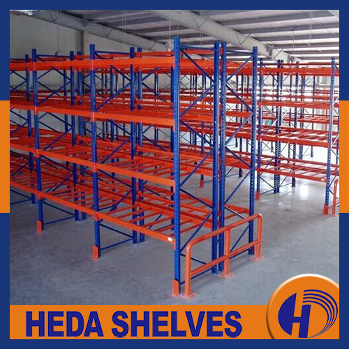 Pallet rack for warehouse operators
