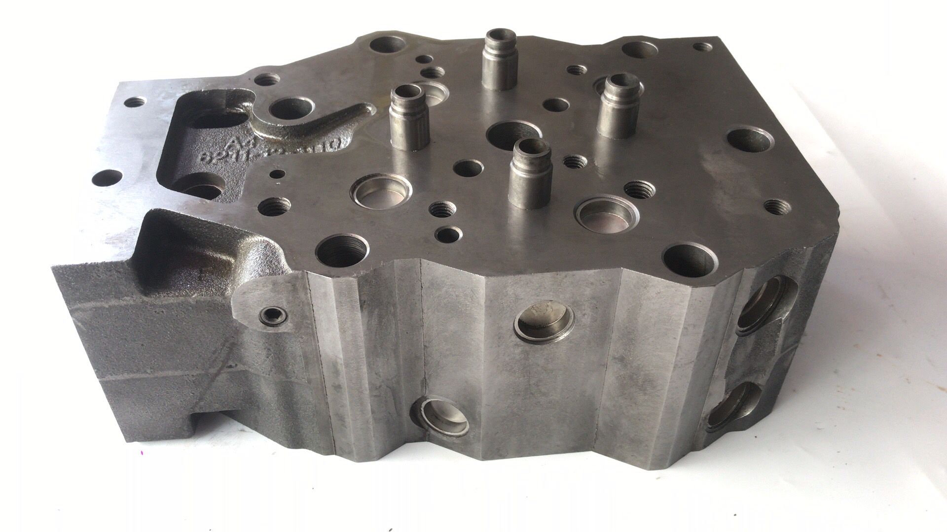 KOMATSU S6D140 CYLINDER HEAD ASS'Y 6211-12-1100