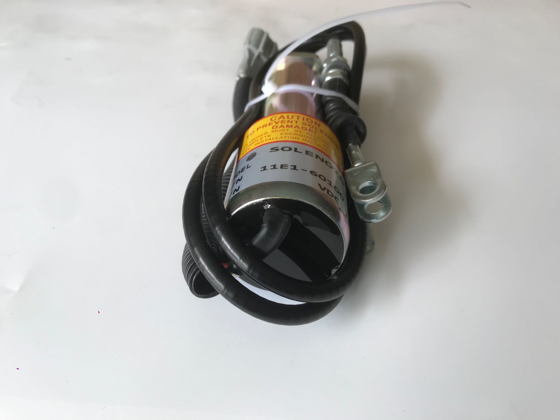 KOMATSU 11E1-60100-24 24V SOLENOID ASS'Y