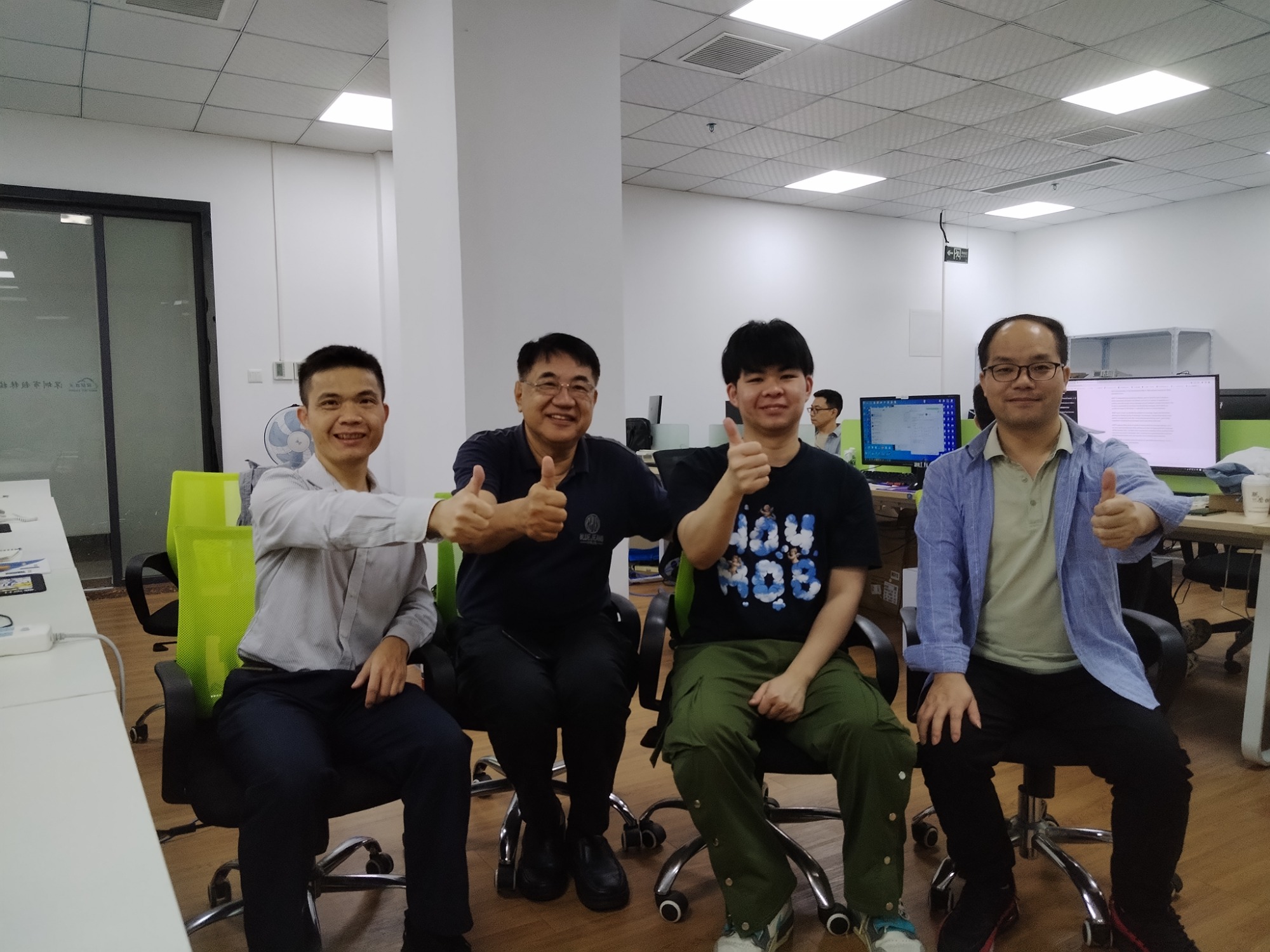 Welcome Mr. Chen from Malaysia to visit Shenzhen Beilai Technology Co., Ltd. to exchange professional knowledge related to the Internet of Things