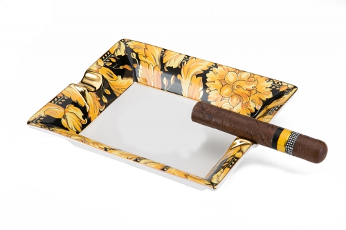 2 cigar Ashtray with a Cutter