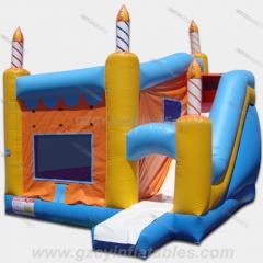 Castelos bouncy de aniversário com slide