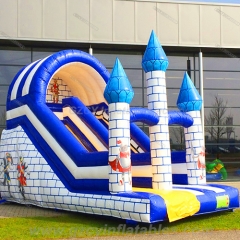Slide inflável do castelo