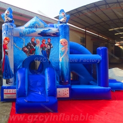 Castillo de rebote inflable congelado