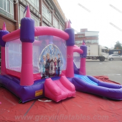 Castillo inflable congelado con tobogán de agua