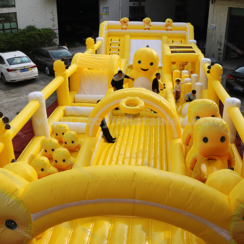 Giant commercial grade cartoon inflatable obstacle inflatable playground jumping trampoline