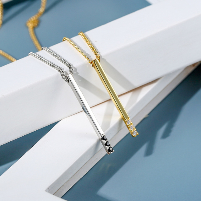 Minimalism vertical bar with triple cubic zirconia necklace