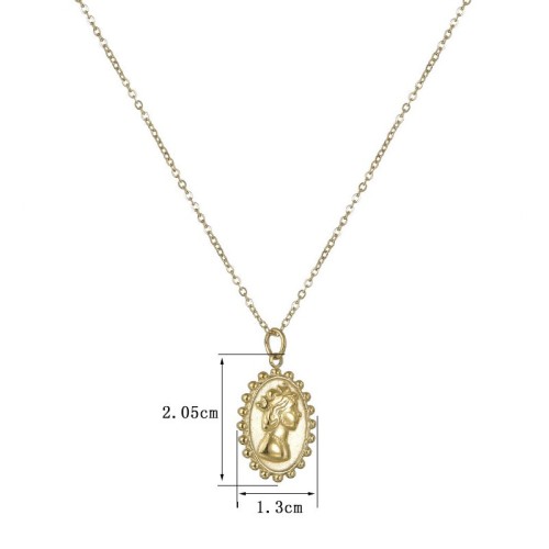 Oval queen medallion necklace in yellog gold plating steel