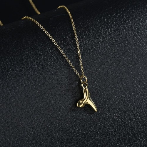 Lasting shining shark tooth necklace in gold palting stainless steel