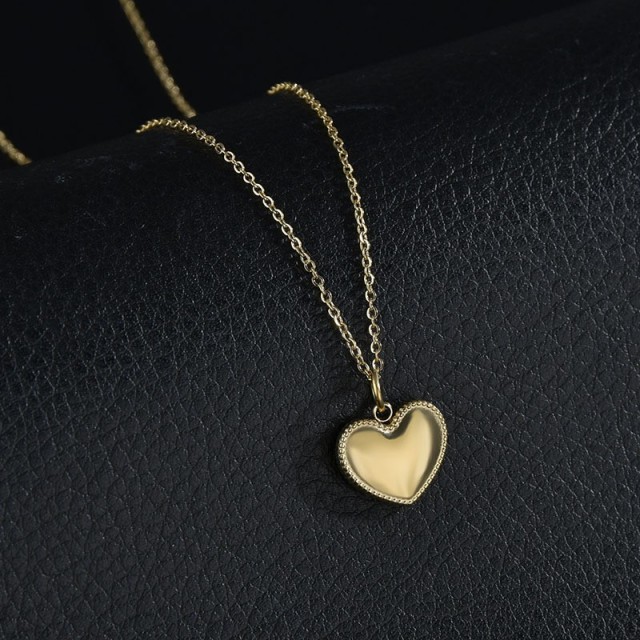 Love heart pendant necklace in 14k gold plating steel